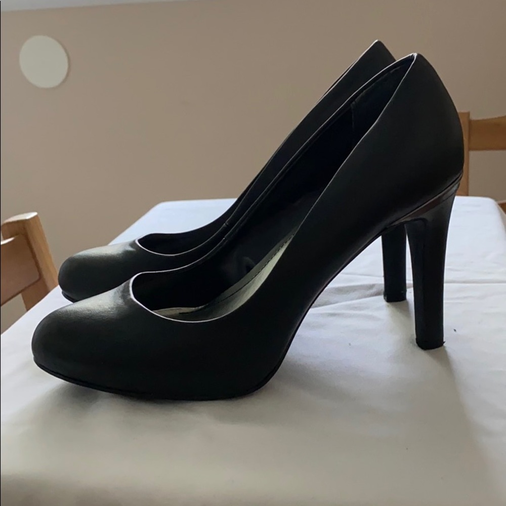 Black heels
